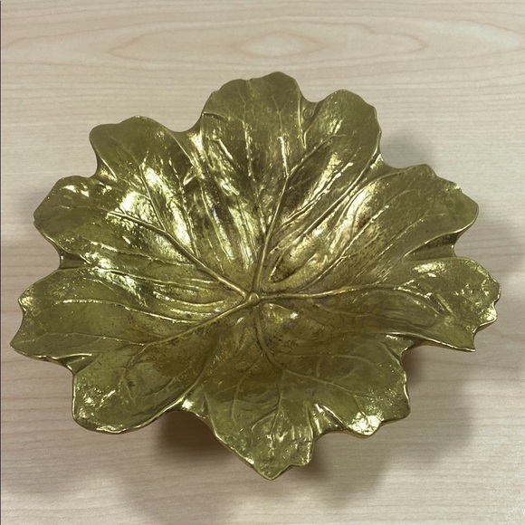 Virginia Metalcrafters Brass May Apple Leaf-Shaped Decorative Bowl - Picture 1 of 4